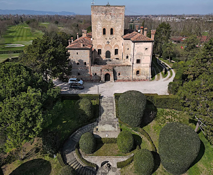Castello Del Mottolo, Italy